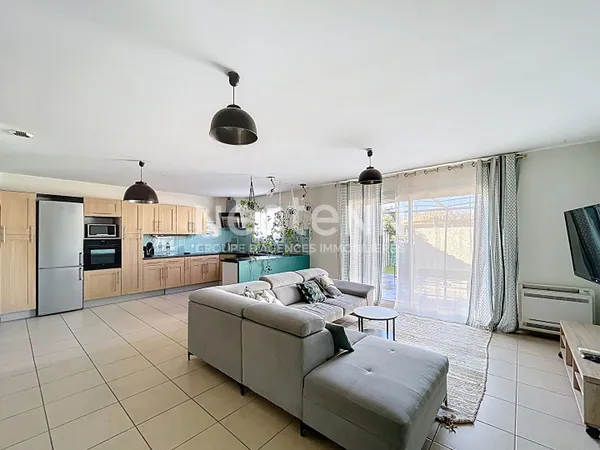 A LOUER - PERPIGNAN - VILLA - MEUBLÉE - GARAGE - PISCINE 