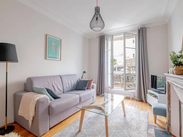 Vends en exclusivité 75015 bel Appartement 3P-2ch-2 Sde, entièrement rénové dans un immeuble de 