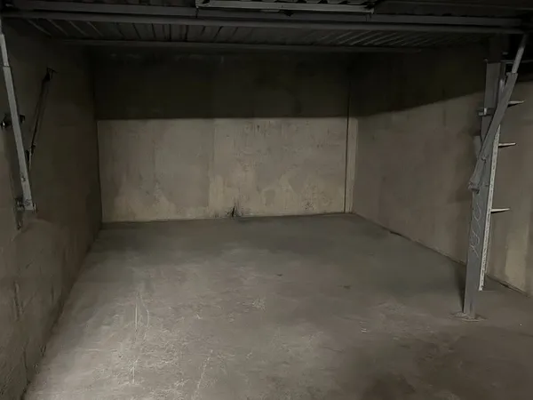 Grand box à louer 18m² 