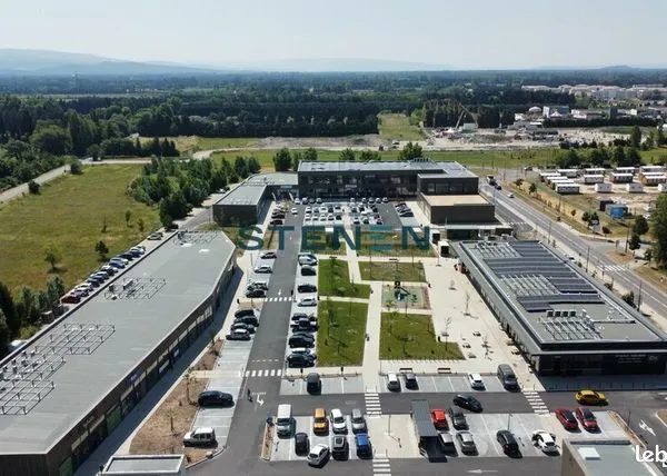 Local commercial 139 m² 
