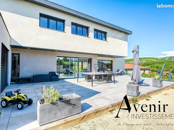 Maison 6 pièces 286 m² 