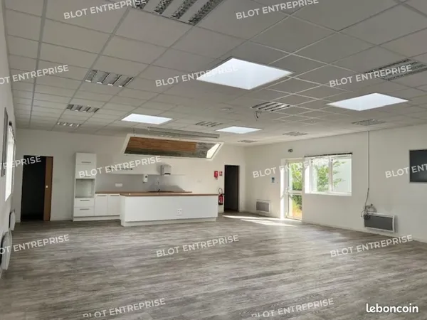 Bureaux 267 m² 