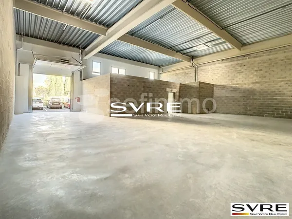 Local industriel 330 m² 