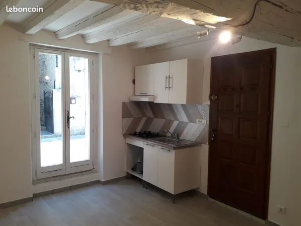 Studio 1 pièce 23 m² 