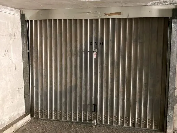 Garage fermé et électrifié de 19 m2 