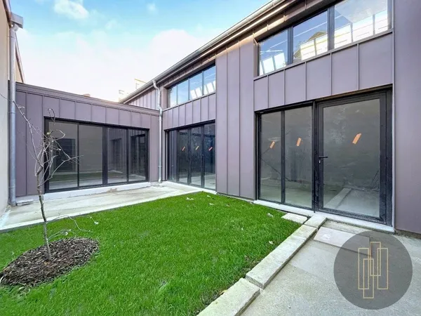 Loft 4 pièces 121 m² 