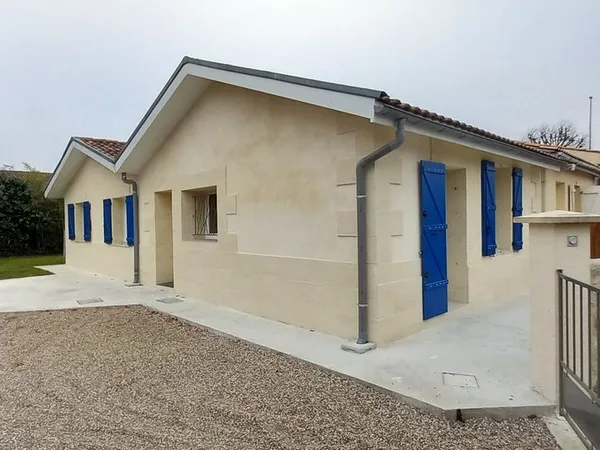 Maison 4 pieces refaite a neuf avec jardin et parking 