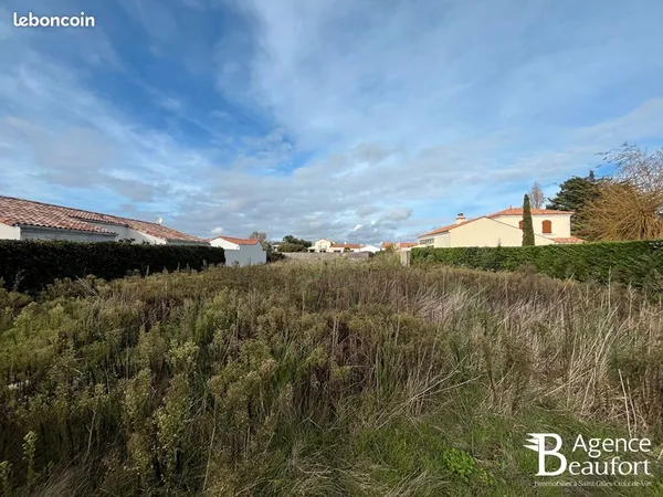 Terrain 1077 m² LE FENOUILLER 