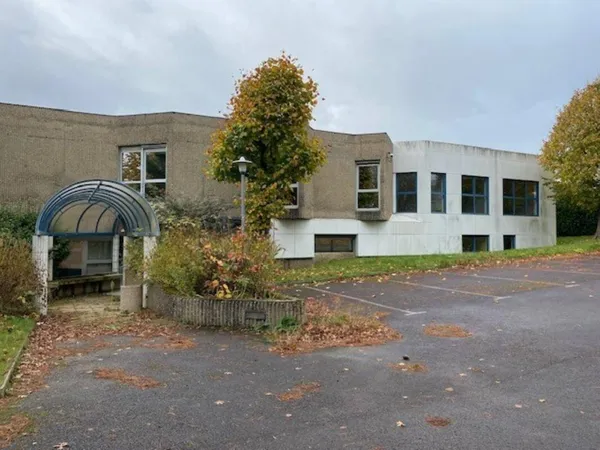Bureaux 1900 m² 