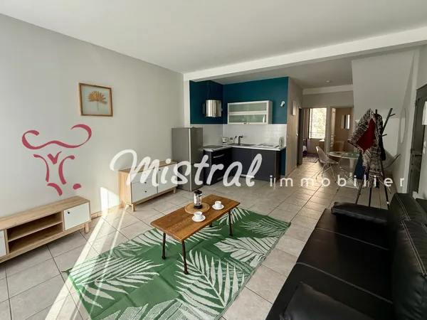 RARE LOCAL COMMERCIAL ET 2 APPARTEMENTS INTRA MUROS 