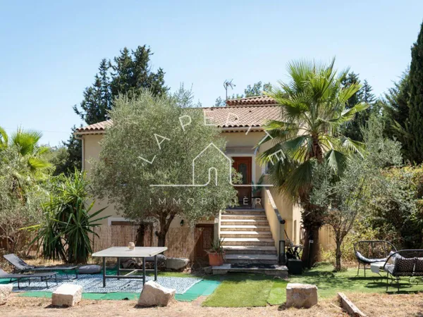 Maison 6 pièces 192 m² 