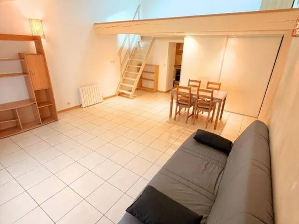 Studio 1 pièce 42 m² 