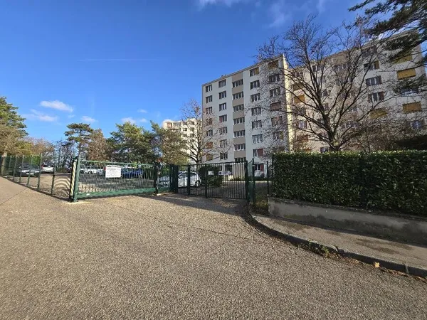 Studio 1 pièce 25 m² 