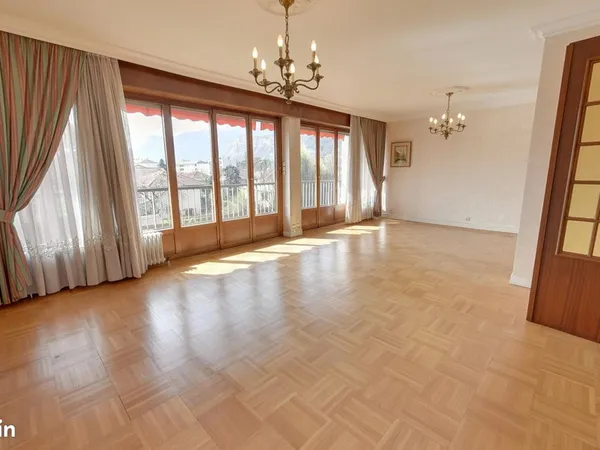 Appartement 5 pièces 111 m² 