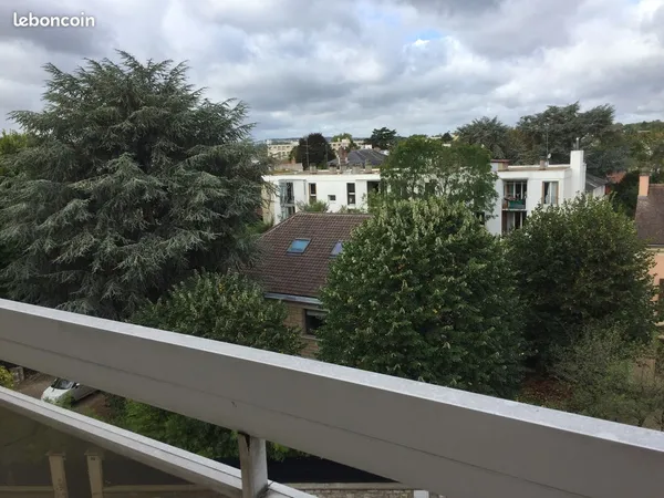 T3 Chatou centre ville, 5mn à pied du RER A 