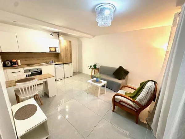 Studio 1 pièce 25 m² 