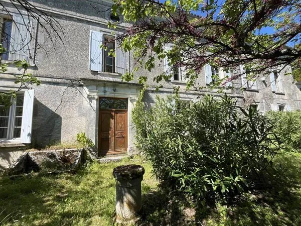 Maison 12 pièces 348 m² 