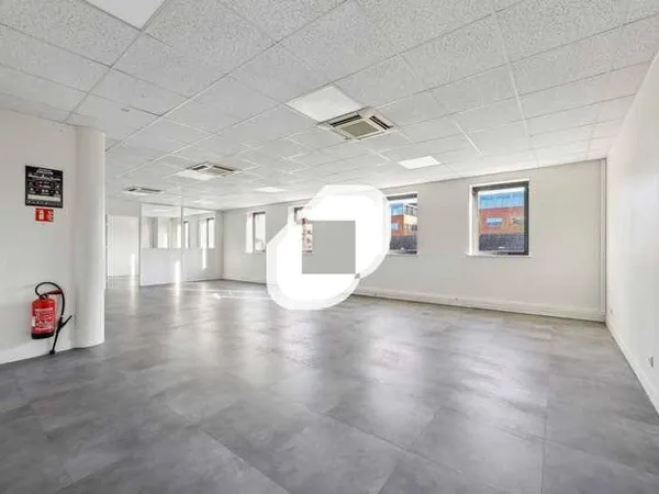 Bureaux 96 m² 
