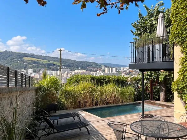 Maison 5 chambres 282m2 - la vivaraize 