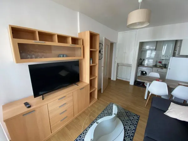 Studio 1 pièce 28 m² 