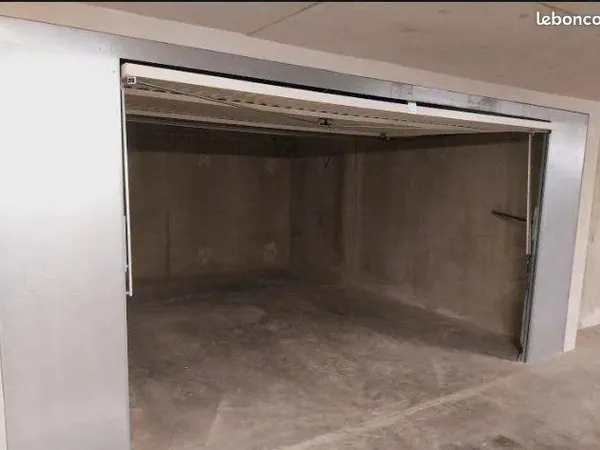 Parking/box 48 m² Marseille 13ème 