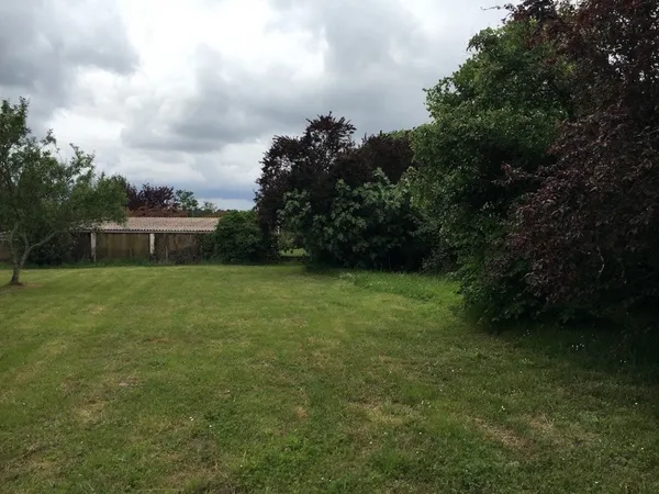 Terrain 900 m² 