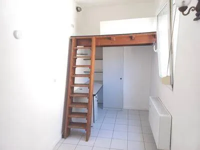 Studio 1 pièce 12 m² 