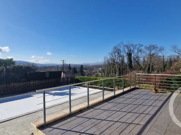 Maison 6 pièces 366 m² 
