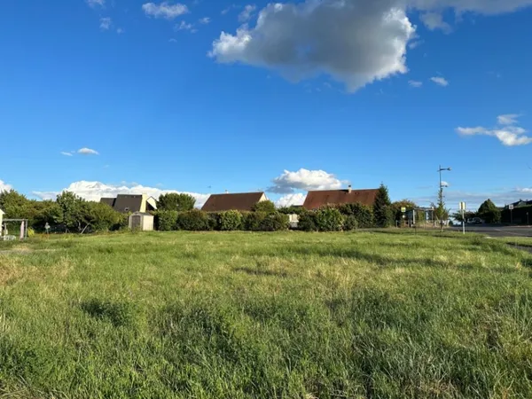Terrain 700 m² 