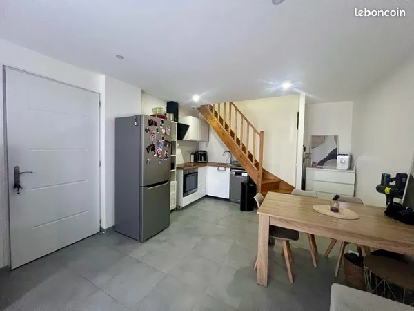 Appartement F3 en duplex avec terrasse et balcon 
