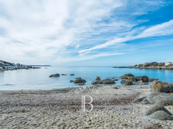 Marine de Davia, villa 4 chambres, vue mer, à 100 mètres de la p 