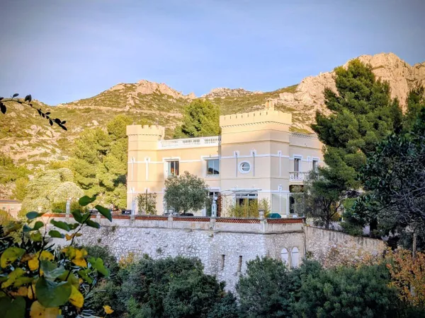 Maison 10 pièces 320 m² 