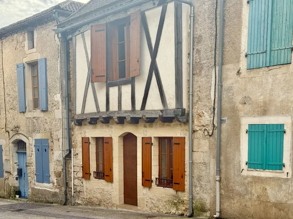 LOT-Puy-l'Évêque-Maison de village restaurée avec 3 chambres 