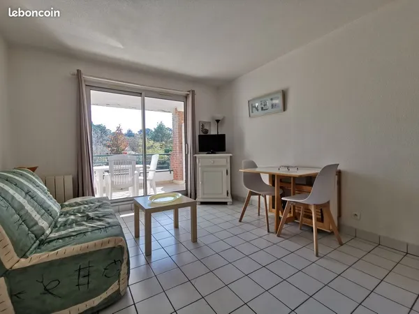 Studio secteur golf 800m plage 