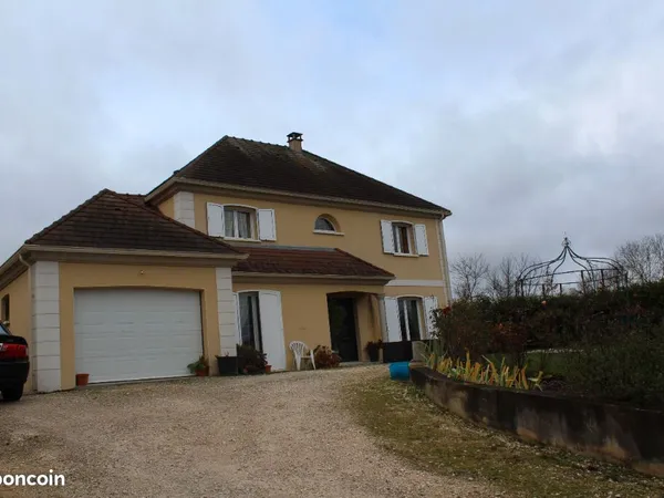 Maison 6 pièces 145 m² 