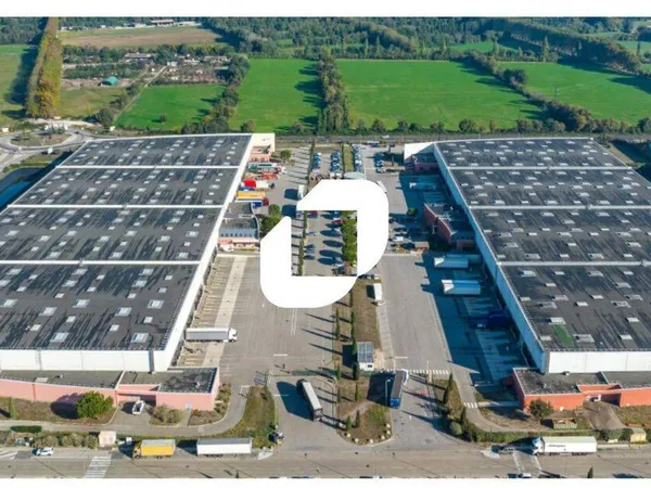 Entrepôt 28461 m² 