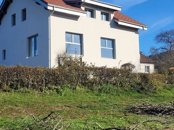 T4 dans petite copropriété - Garage - terrain - jardin 