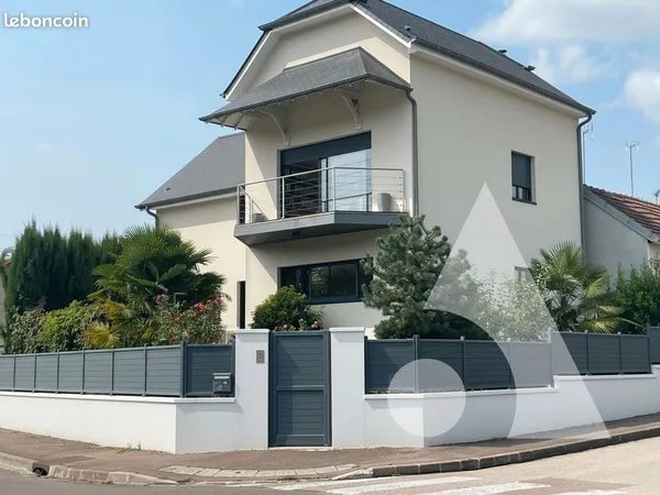 Maison 6 pièces 220 m² 