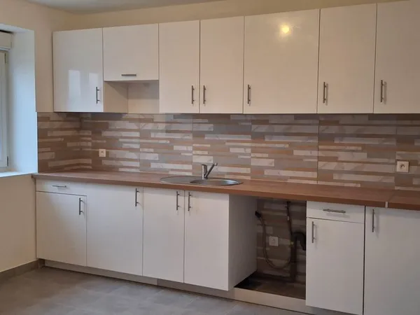 Appartement refait à neuf et lumineux en hyper-centre de Rugles 