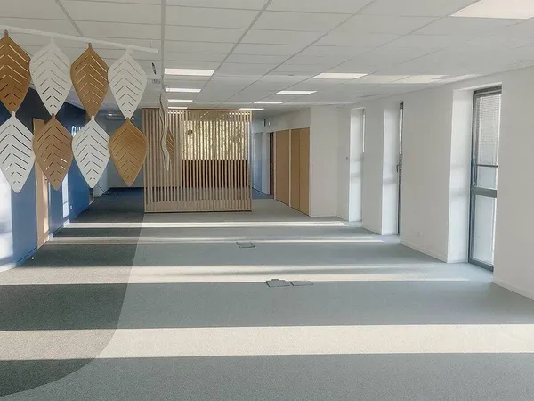 Bureaux 370 m² 