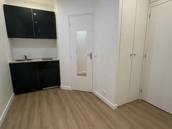Appartement 1 pièce 11 m² 