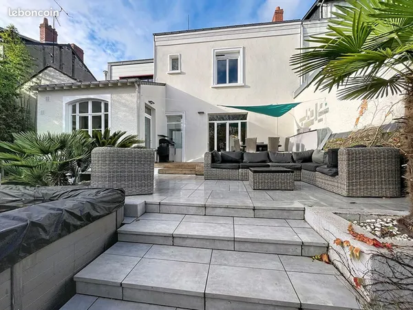 Propriété 6 pièces 135 m² 
