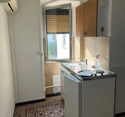 Studio 1 pièce 13 m² 