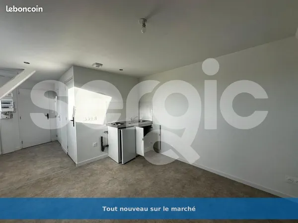Studio 1 pièce 22 m² 