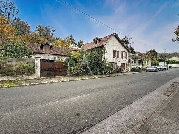 Maison 10 pièces 270 m² 