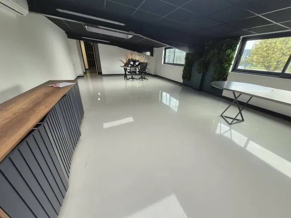 Local commercial 150 m² 