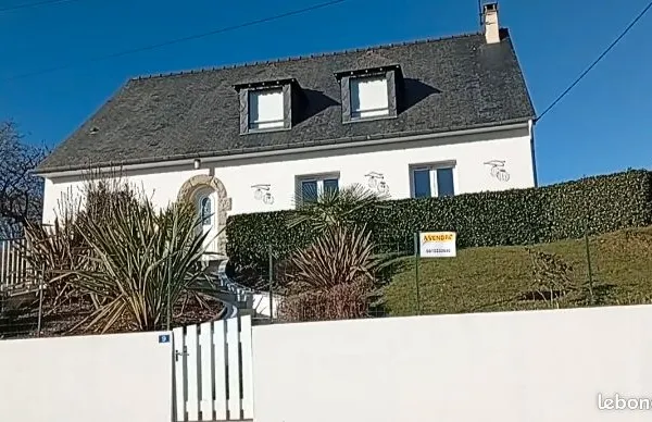 Maison spacieuse 7 pièces vue sur étang 