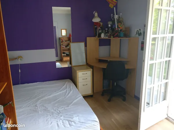 Loue á St Ismier Studio Meublé en RDC dans villa DISPONIBLE AU 1er DECEMBRE 