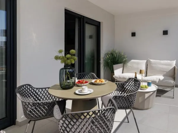 Maison Blanche - Sublime type 5 traversant avec terrasse 