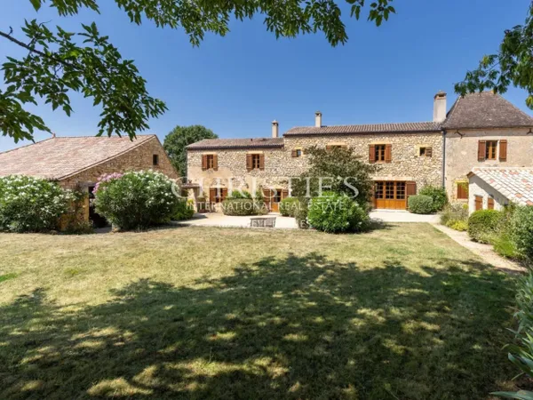 Un domaine d'exception en Dordogne - Élégance, charme et sérénit 